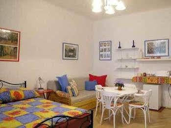 Pragues Rainbow Guest House Extérieur photo